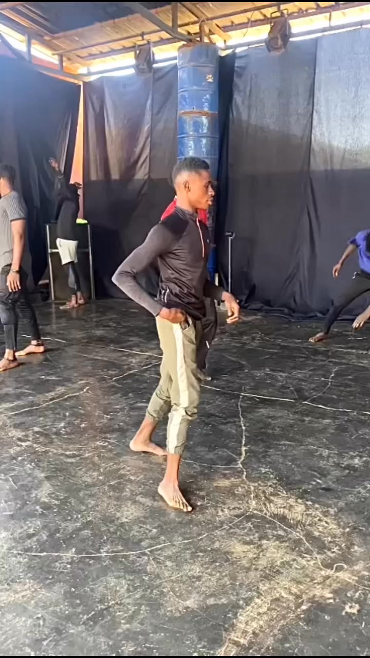 He is the most flexible MAN I have ever seen. 😮😮😮🔥🔥