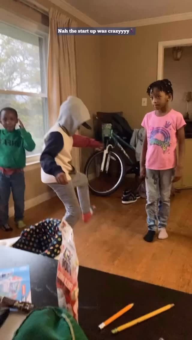 How he move like that!?! 🔥🔥 thumbnail