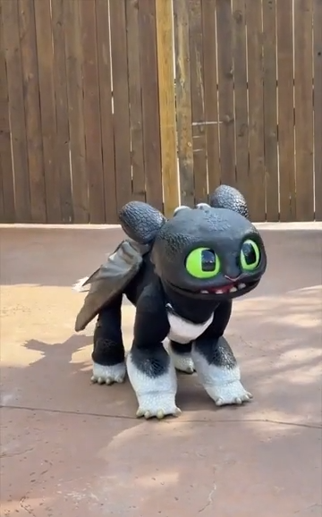 Universal Studios is using a Boston Dynamics robot to bring this dragon to life in its theme park thumbnail