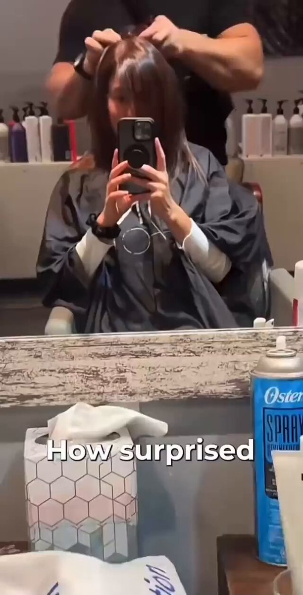 Insane that this is how women work thumbnail