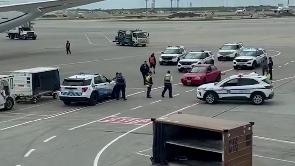 ACCIDENTAL LANDING: DoorDash Driver Ends Up on Chicago O'Hare Runway! thumbnail