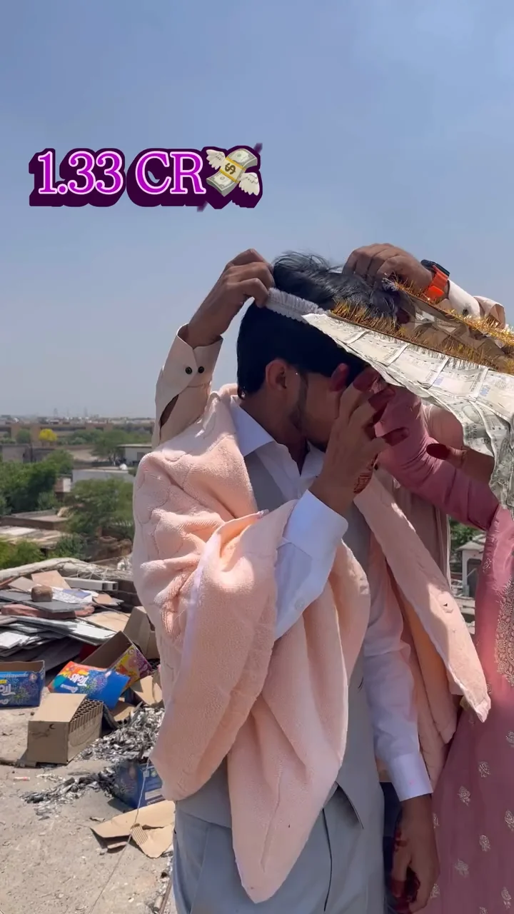 Groom Wears $160,000 Cash Garland in Indian Village Wedding! A Symbol of Pride & Community Support!