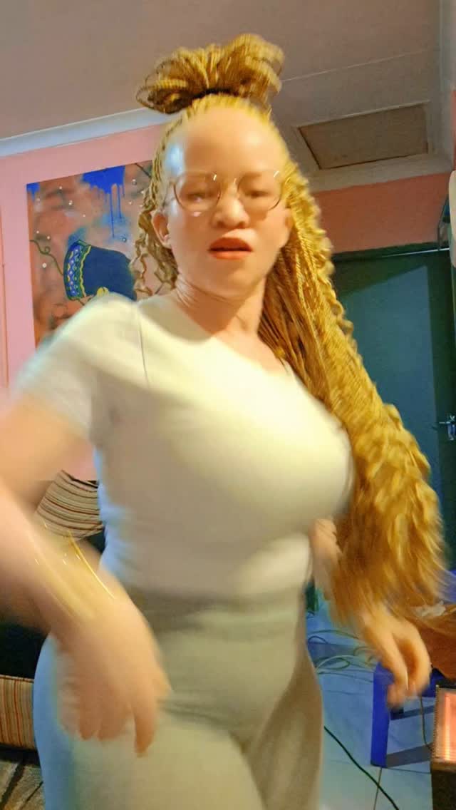 Would you smash? Wait till she turn around edition!