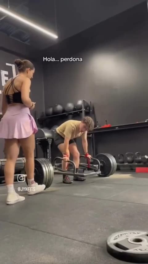 Girl Trolling gym bros