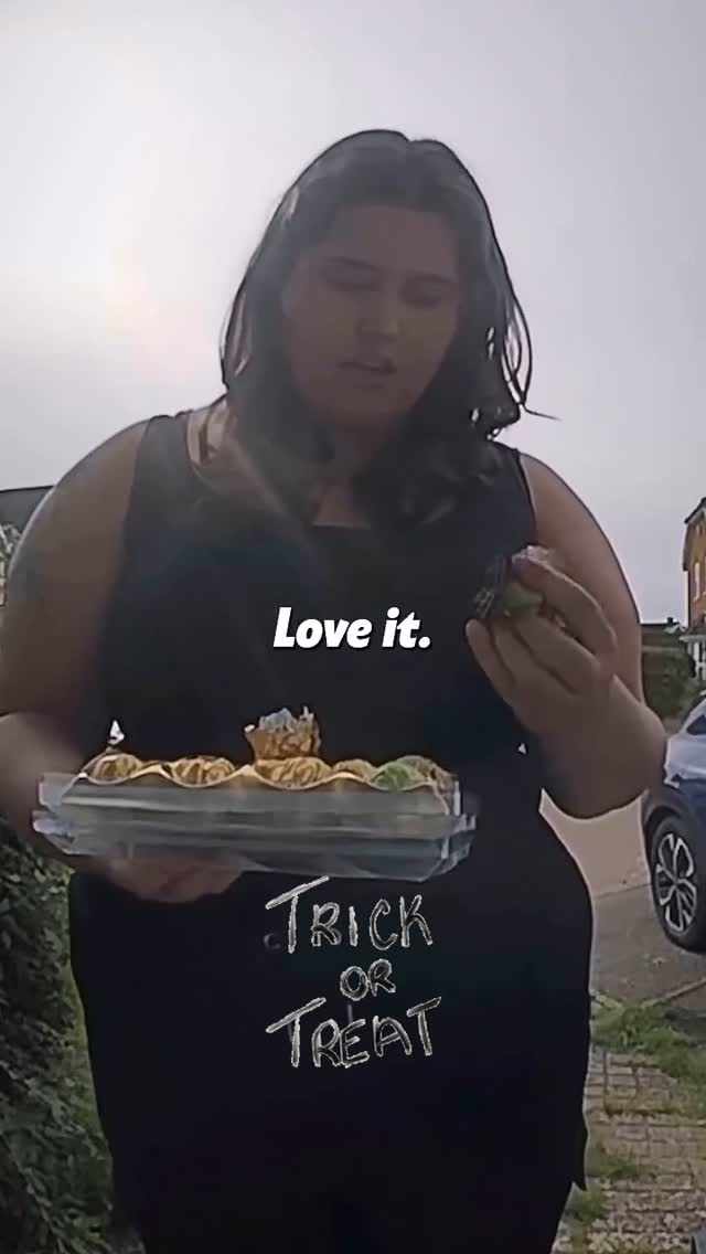 She was definitely gonna eat his candy until she saw the veggies