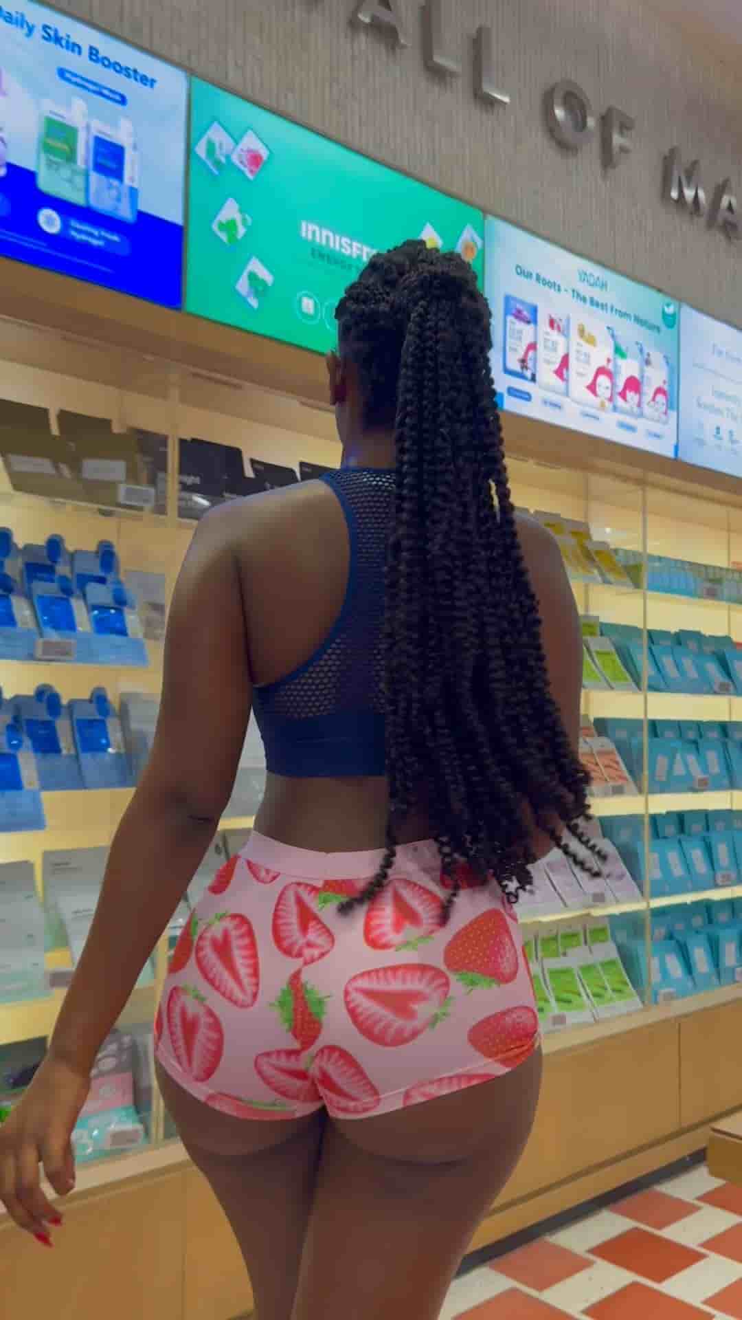AFRICAN WOMEN ARE BUILT DIFFERENT!