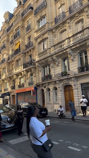 Spreading love in paris through music!