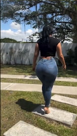 Thick Chick Looks Sexy AF While Walking Away!