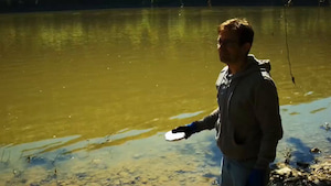 Dude throws a pound of sodium metal into a river, This is how it went! thumbnail