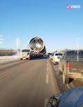 This "Splitter" transport truck! Insane! thumbnail