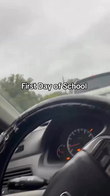 The first day of school and yall in the carpool line fighting ..... it's only day 1!